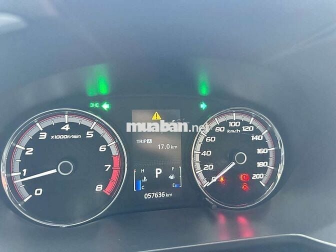 Mitsubishi Xpander Cross 2021 1.5 AT,màu trắng,5v7