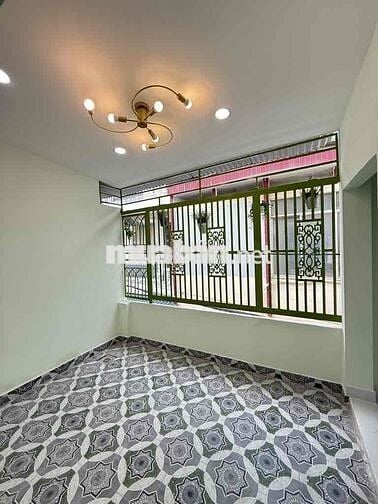 Bán Nhà Lô góc Trịnh Đình Trọng, hẻm xe tải, 70m², 2 tầng, full nội th