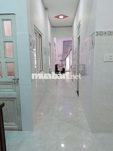 Bán nhà sổ hồng riêng.dt 100m2 công nhận đủ