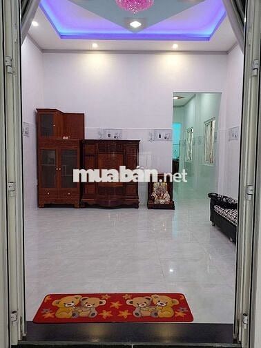 Bán nhà sổ hồng riêng.dt 100m2 công nhận đủ