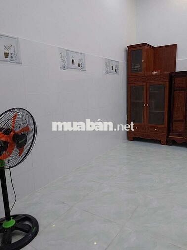 Bán nhà sổ hồng riêng.dt 100m2 công nhận đủ