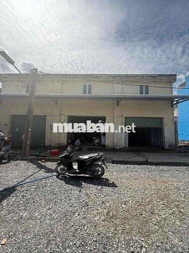 kho cho thuê an dương vương p16q8. DT 360m giá 36tr