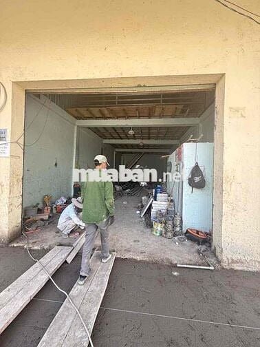 kho cho thuê an dương vương p16q8. DT 360m giá 36tr