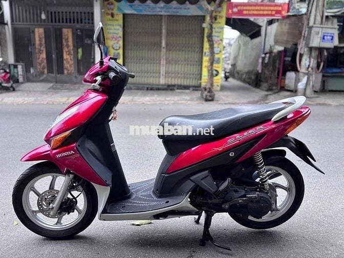 Honda Click màu Đỏ