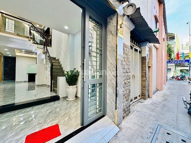 Bán nhà sát mặt tiền đẹp lung linh Thích Quảng Đức p5 Phú Nhuận 