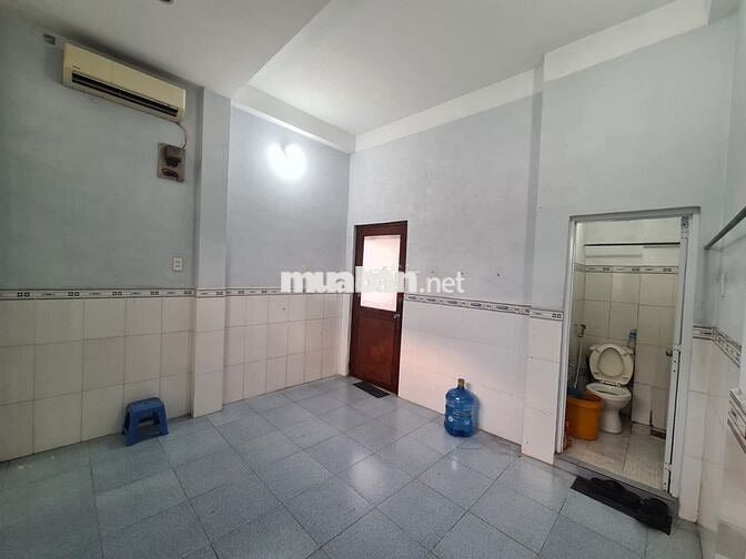 Phòng 14m2 Đoàn Văn Bơ, quận 4