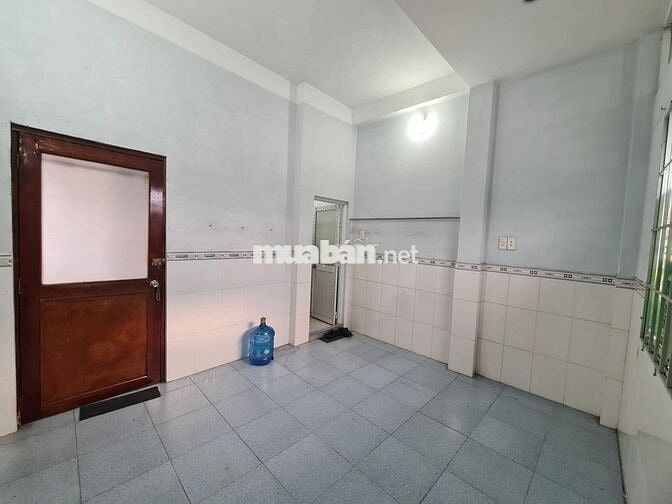 Phòng 14m2 Đoàn Văn Bơ, quận 4