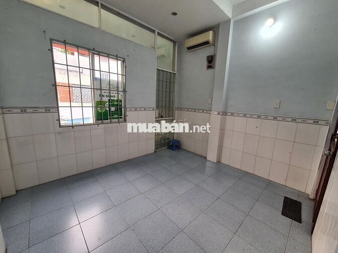 Phòng 14m2 Đoàn Văn Bơ, quận 4