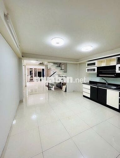 NHÀ HOT ĐƯỜNG HOA! CHO THUÊ 2B Hoa Lan . 1 trệt 3 lầu DTSD 500m2