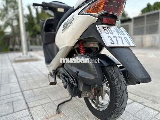 Honda Dio Z4 FI 50cc Trắng