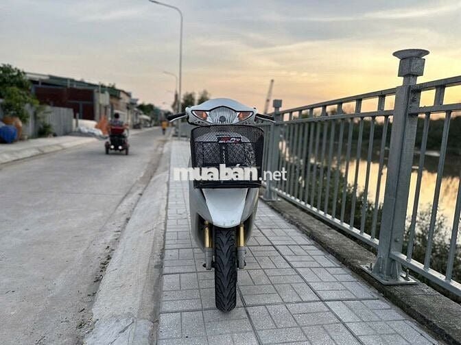 Honda Dio Z4 FI 50cc Trắng