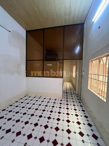 Nhà hẻm 4m – Ba Tháng Hai, Quận 10. DT đất 50m. (3,5m x 13,5m)  6.X tỷ