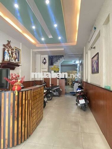 MẶT TIỀN ĐƯỜNG 20 MÉT GẦN TRƯỜNG HỌC VÀ ỦY BAN PHƯỜNG