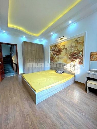 QUÁ HIẾM! NHỈNH 8 TỶ PHỐ TRẠM, NHÀ DÂN XÂY 5 TẦNG, Ô TÔ QUA NHÀ, FULL 