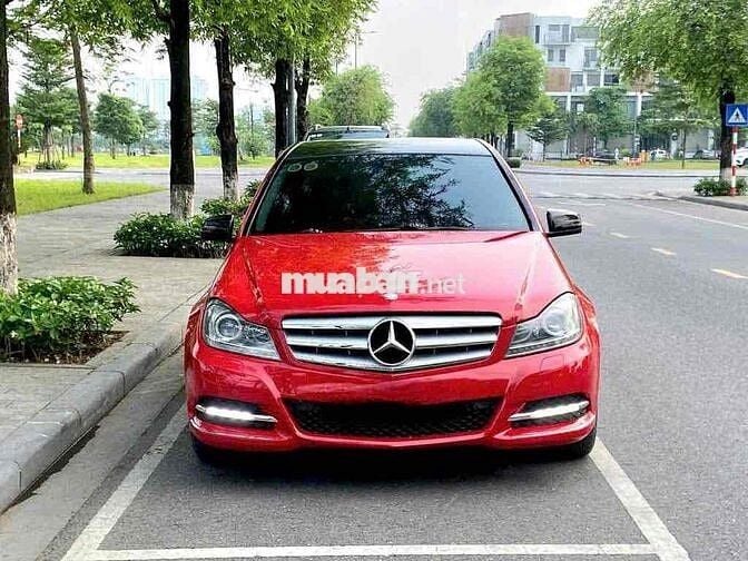 Mercedes-Benz C-Class Đỏ 5 chỗ
