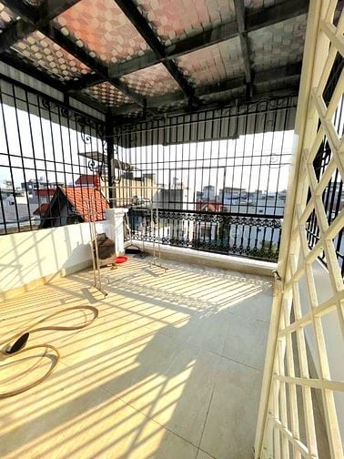 QUÁ HIẾM! NHỈNH 8 TỶ PHỐ TRẠM, NHÀ DÂN XÂY 5 TẦNG, Ô TÔ QUA NHÀ, FULL 