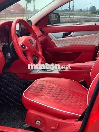 Mercedes-Benz C-Class Đỏ 5 chỗ