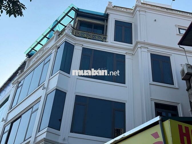 Bán nhà mặt phố Phạm Văn Đồng - mặt tiền 7m - 5.5 tầng thang máy