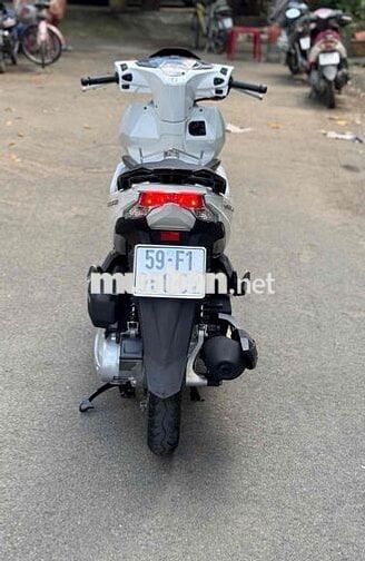 Honda Air Blade 125 moden 2018 Trắng khoá smkey