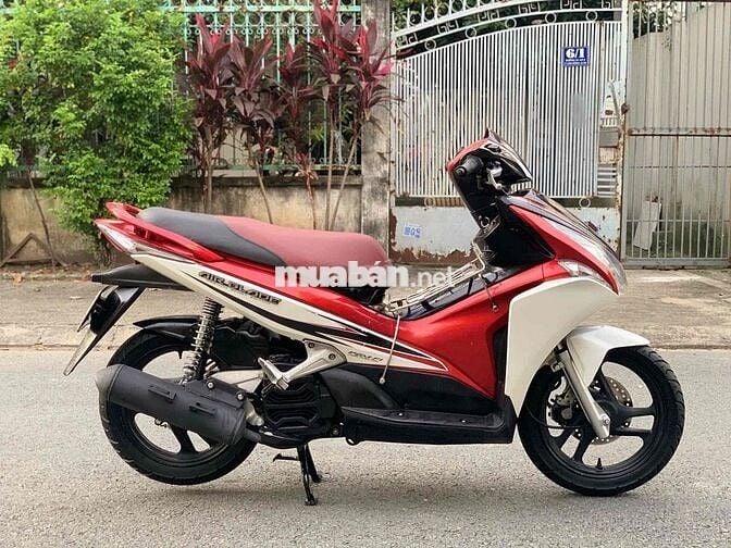 Honda Airblade 110 Fi 2011  Trắng đỏ đen mới 98%