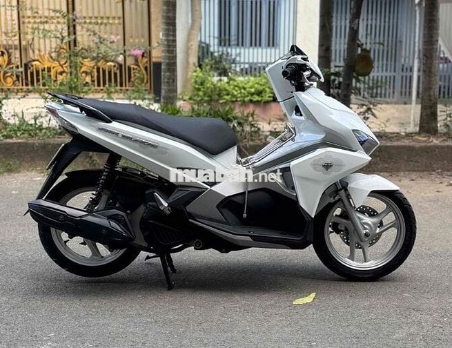 Honda Air Blade 125 moden 2018 Trắng khoá smkey