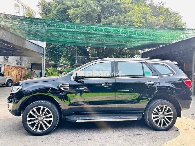 Ford Everest 2019 Titanium mới bảo dưỡng