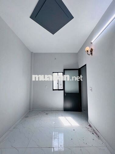 Nhà mới ngay góc, đường oto 2wc2pn 32m2 ,ngã 3 giòng, 650tr hổ trợ vay