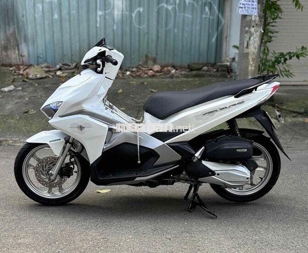 Honda Air Blade 125 moden 2018 Trắng khoá smkey