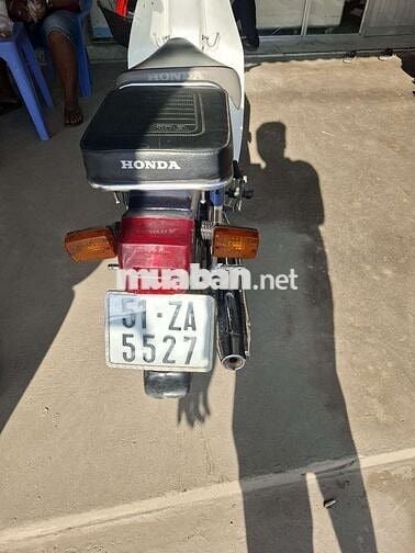 Honda cuptum Cub Xanh trắng