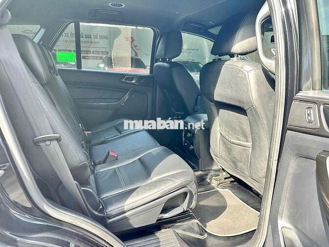 Ford Everest 2019 Titanium mới bảo dưỡng