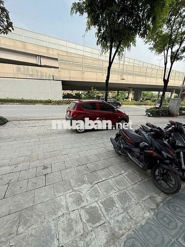 Bán nhà mặt phố Phạm Văn Đồng - mặt tiền 7m - 5.5 tầng thang máy