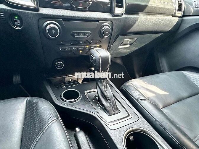 Ford Everest 2019 Titanium mới bảo dưỡng