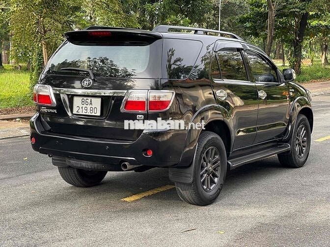 Toyota Fortuner 2011 2 Cầu Máy Xăng Bao Sang Tên