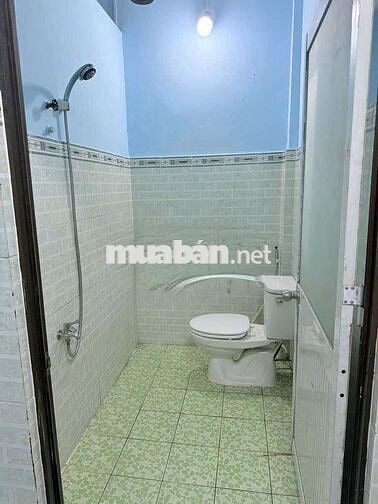 Cho thuê nhà ngay ngã tư Phú Nhuận , Hoàng Văn Thụ