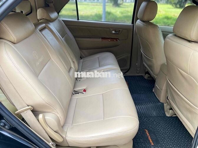 Toyota Fortuner 2011 2 Cầu Máy Xăng Bao Sang Tên