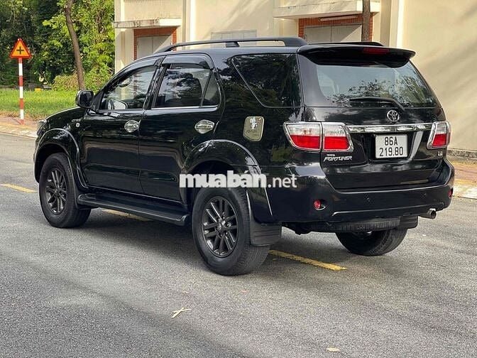 Toyota Fortuner 2011 2 Cầu Máy Xăng Bao Sang Tên