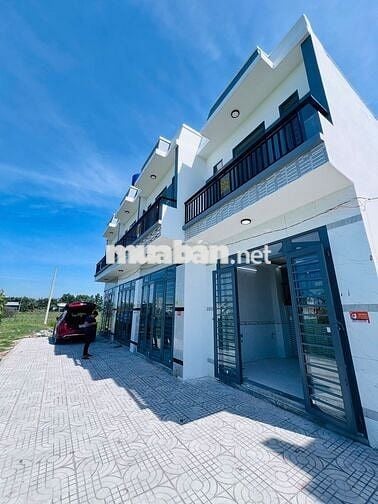 Nhà mới ngay góc, đường oto 2wc2pn 32m2 ,ngã 3 giòng, 650tr hổ trợ vay