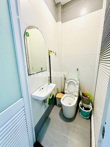 Bán nhà 408/6/15A Chu Văn An P12 BT chính chủ