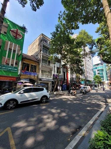 Mặt tiền Nguyễn Công Trứ, DT 4,5x21,5m, Hầm 5 lầu, 68 tỷ giảm gá 62 tỷ
