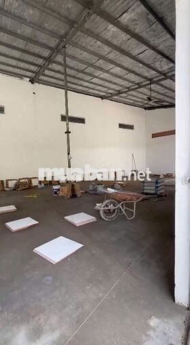 Kho đẹp cần cho thuê với giá rẻ ở Đường Nguyễn Bình diện tích 250m2