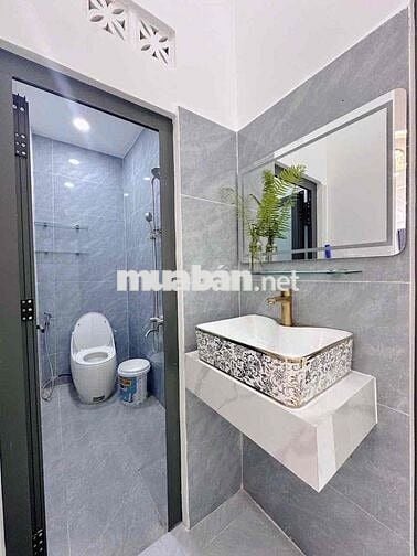 Nhà  kế bên Eon Tân Phú HXH. 2 tầng 3pn 2tolet sổ đẹp gia 5ty7