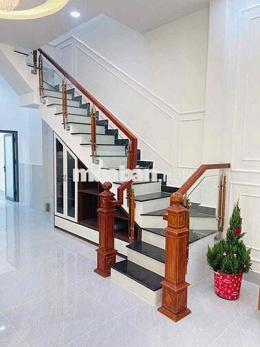 Nhà  kế bên Eon Tân Phú HXH. 2 tầng 3pn 2tolet sổ đẹp gia 5ty7