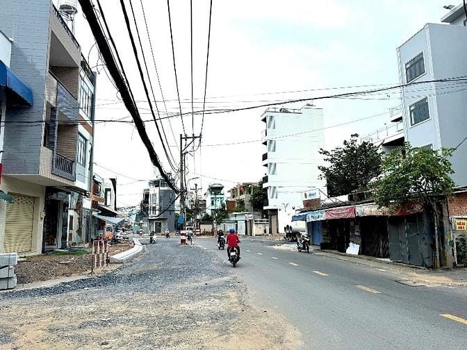 Bán nhà 408/6/15A Chu Văn An P12 BT chính chủ