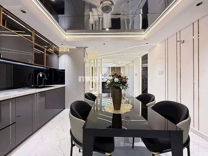 BÁN NHÀ ĐẸP 2 LẦU GIÁ NGỘP 4.25 TỶ