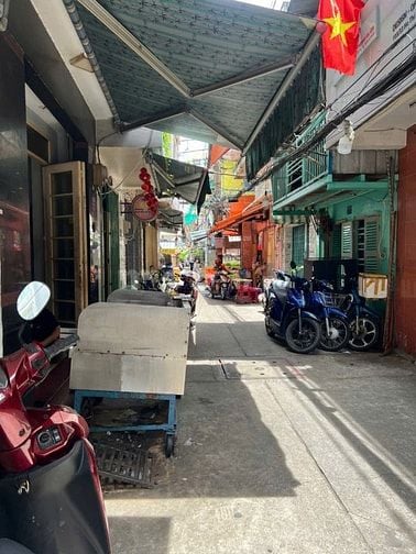 Giảm giá chào gần 1 tỷ - Bán Nhà 2 mặt tiền xe hơi trước sau. Quận 10