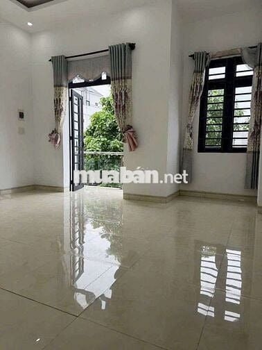 Nhà trệt 1 lầu gần chợ chánh mỹ. DT: 5x26, thổ cư: 60,đường nhựa thông