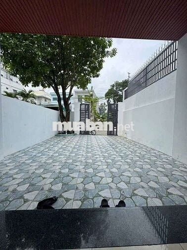 Nhà trệt 1 lầu gần chợ chánh mỹ. DT: 5x26, thổ cư: 60,đường nhựa thông