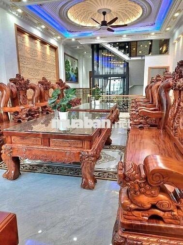 Cho thuê nhà gần trung tâm y tế dĩ an dt 200m2