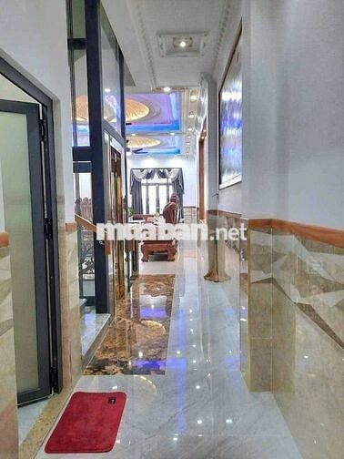 Cho thuê nhà gần trung tâm y tế dĩ an dt 200m2