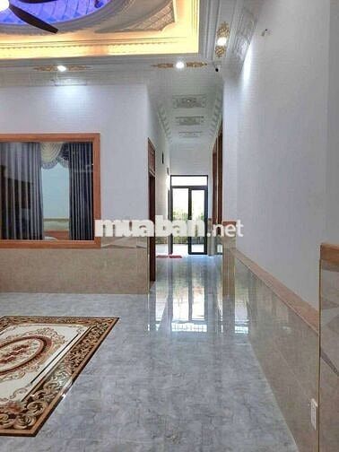 Cho thuê nhà gần trung tâm y tế dĩ an dt 200m2